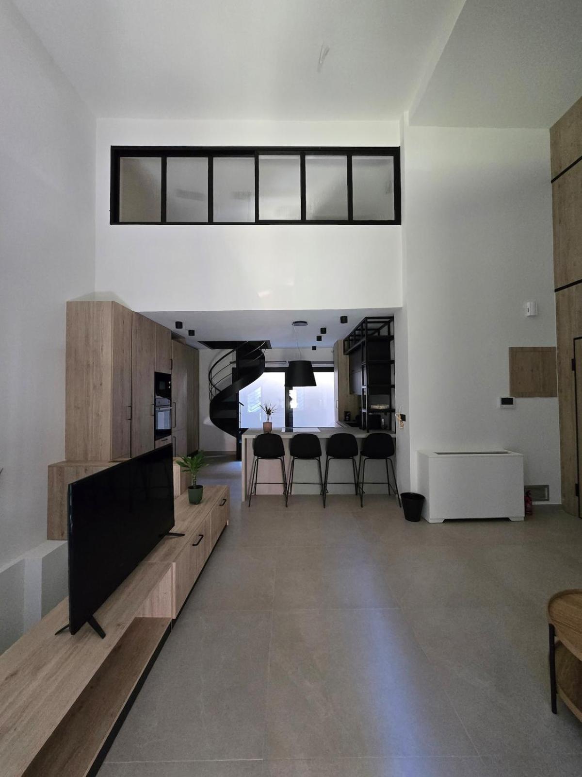 Neoloftathens Apartment